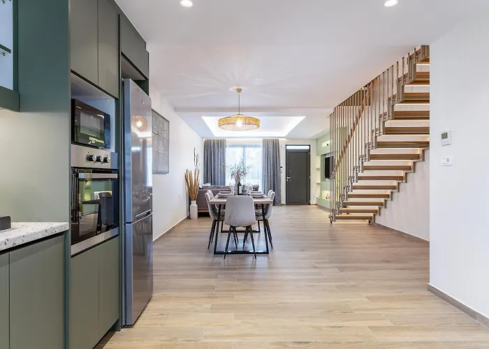 Lacha Вилла Кос